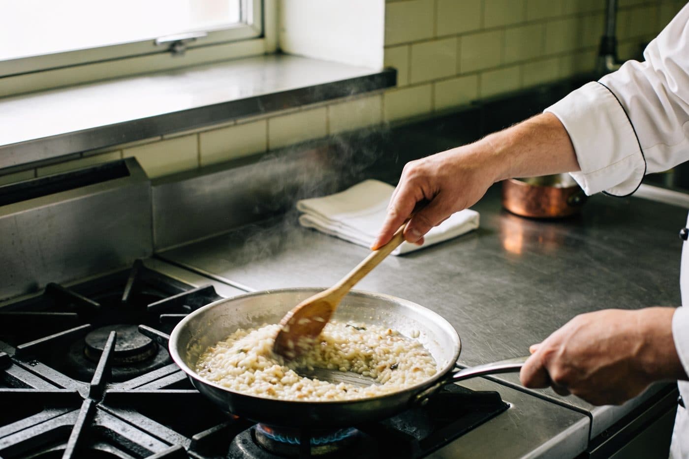 Cucina professionale, riso in preparazione